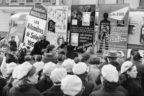 1958 : lancement des Kilomètres de Soleil : une campagne de solidarité pour les enfants, de 7-11 ans. Des milliers d’enfants participent à cette première campagne en récoltant des fonds pour permettre à d’autres enfants de partir au grand air.