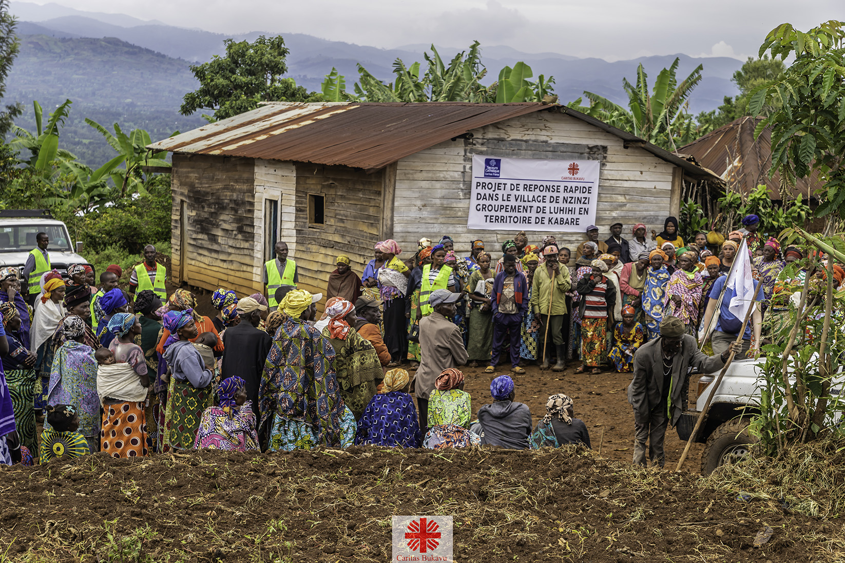 caritas bukavu rdc rassemblement de villageois