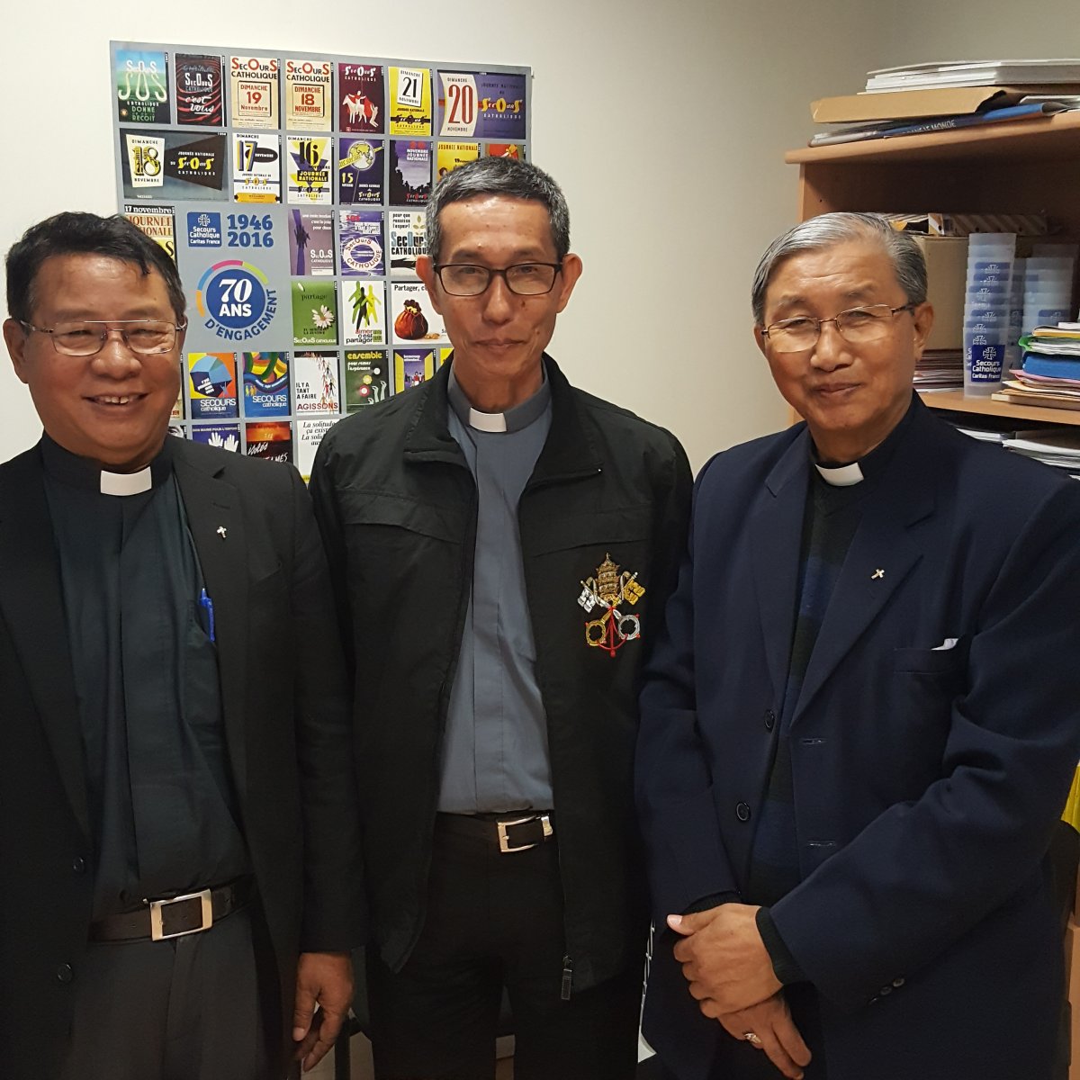 Raymond Sumlut Gam, évêque de Banmaw et président de Karuna, Francis Daw Tang, évêque de Myitkyina, et Philip Za Hawng évêque de Lashio.
