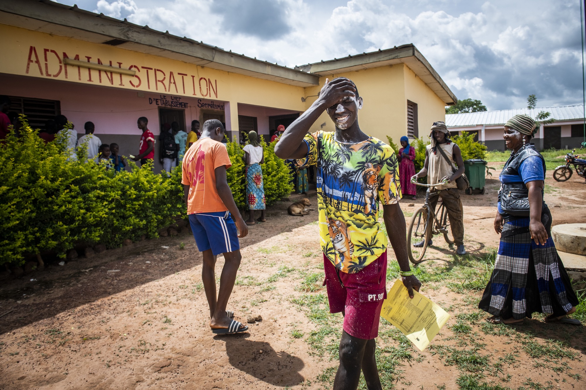 Lamine, lauréat du Brevet des collège, à Koonan. Côte d'Ivoire