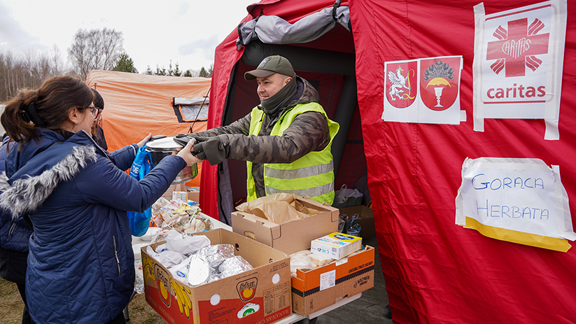 Tente humanitaire de Caritas Pologne