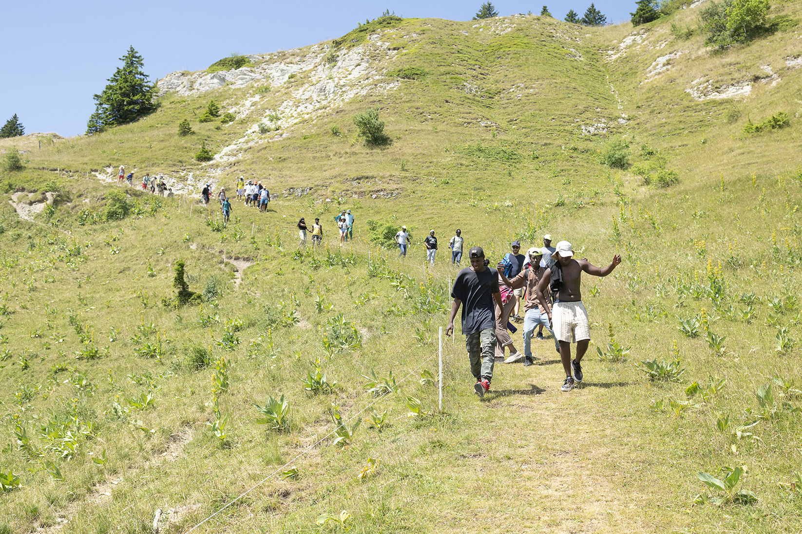 groupe randonnant dans le Vercors