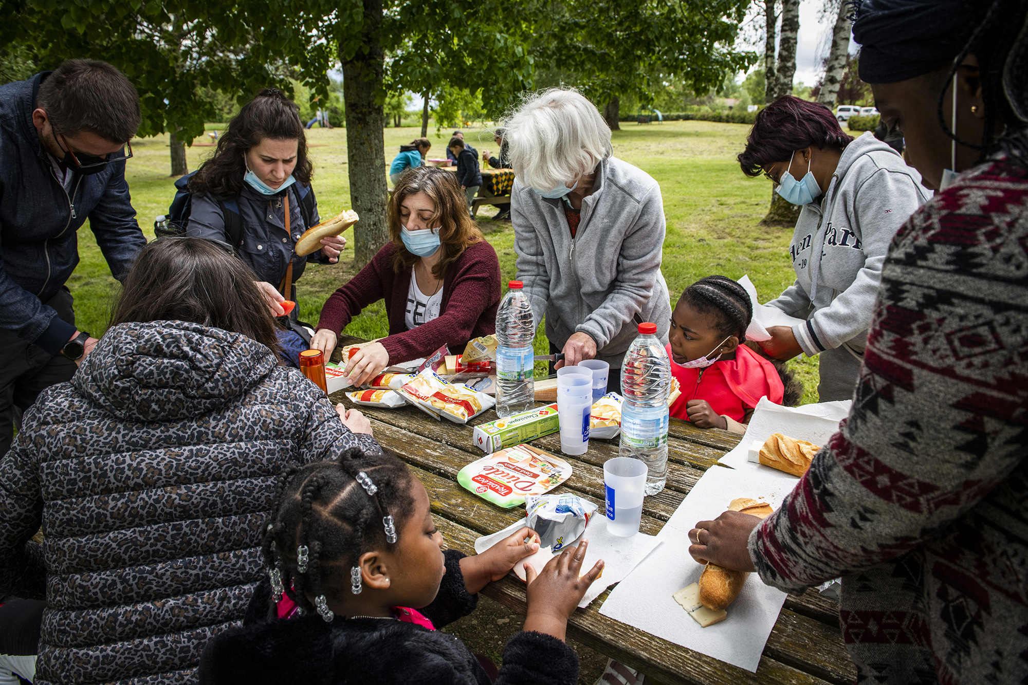 « On ne part pas loin, pas longtemps, mais l’objectif est de se faire plaisir », confirme Perrine. Dans un contexte sanitaire encore tendu, la formule a rencontré un franc succès : hébergement dans un camping, afin que chaque famille ait un espace privé dans son mobil-home, et activités collectives en journée.