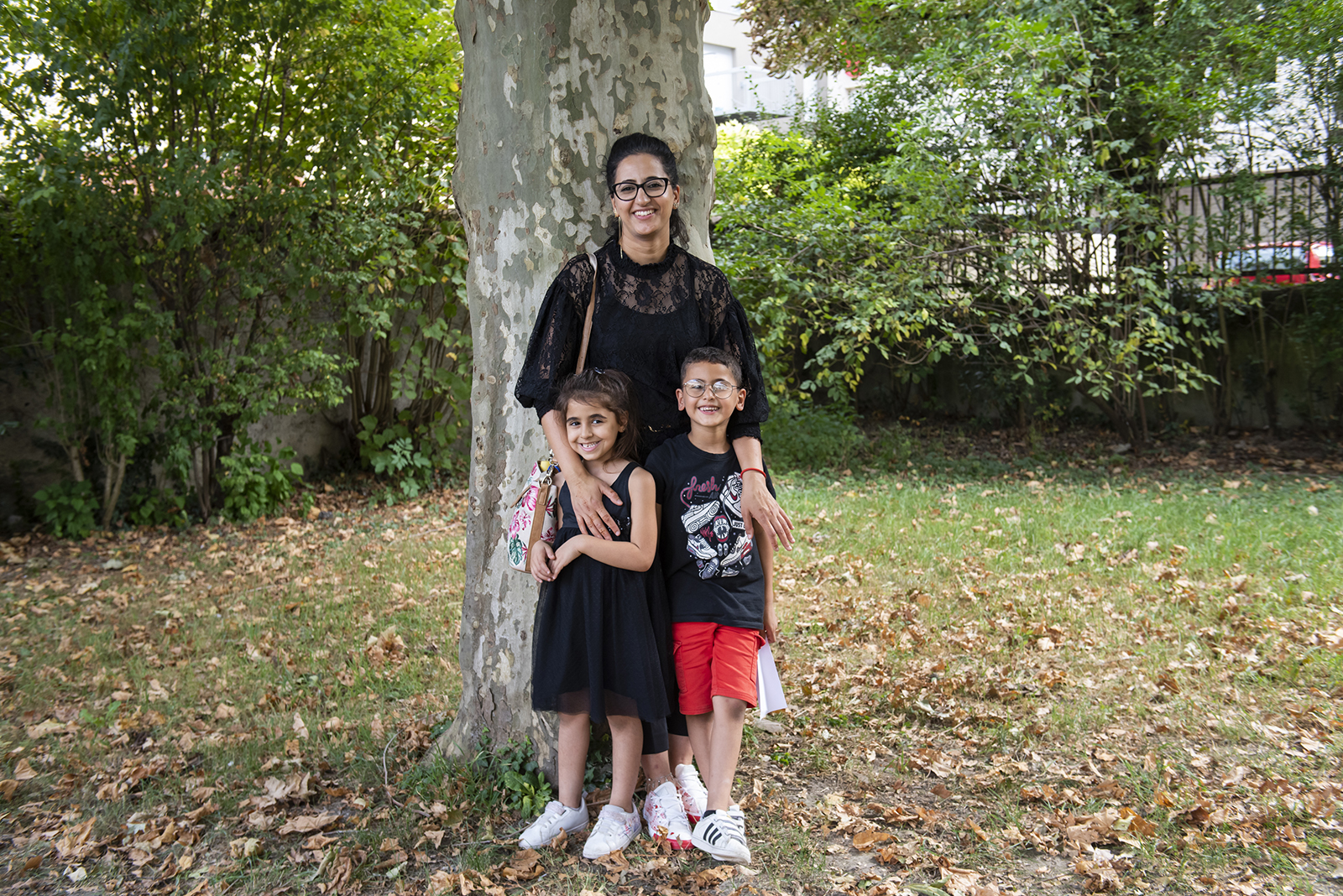 Sana et ses deux enfants, Israa (5 ans) et Rayan (7 ans).