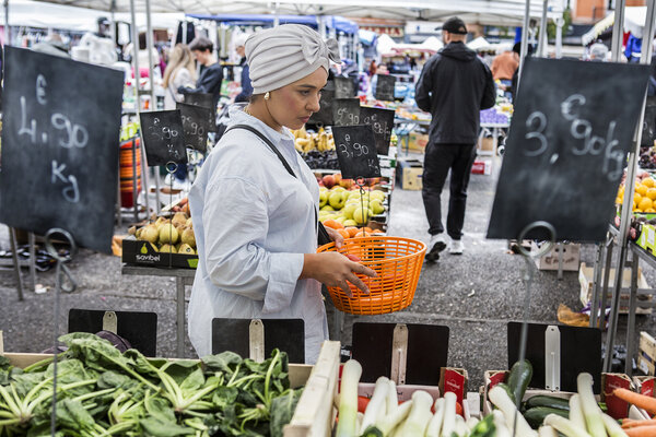 Fatima fait le marché