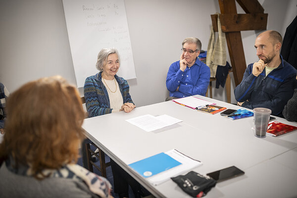 Cours de français au Secours Catholique, à Paris