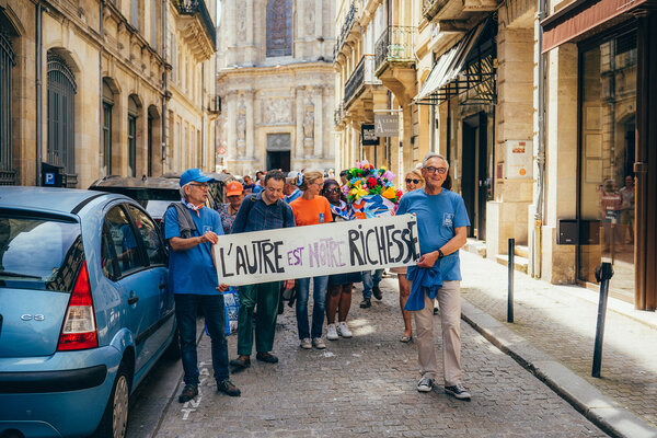 "marche de la Fraternité" à Bordeaux pour le 80e anniversaire du Secours Catholique