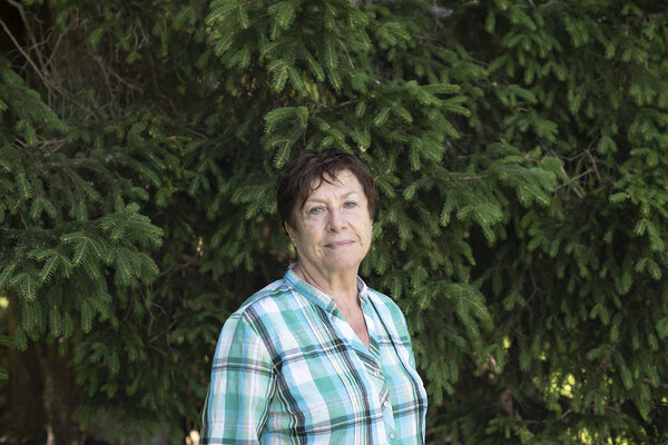 portrait de Theresa, bénévole au Secours Catholique à Grenoble