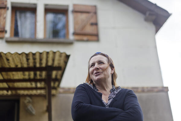 Carole Duforestel, dans sa maison de Milly- sur-Thérain, dans l'Oise.