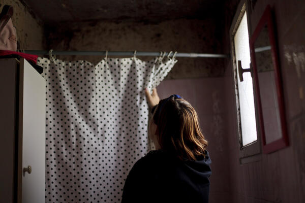 Carole Duforestel, dans sa maison de Milly- sur-Thérain, dans l'Oise.