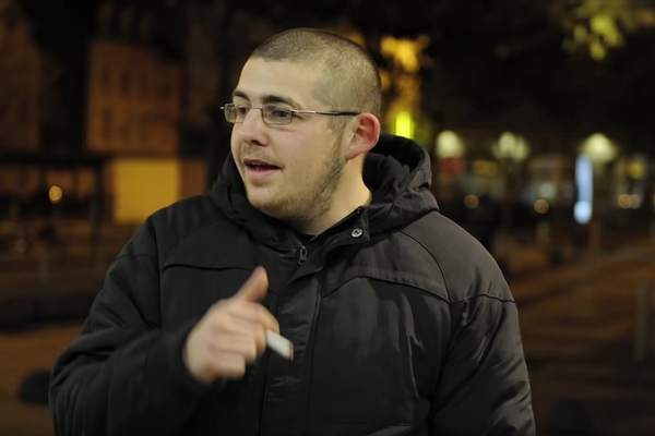 Bernard, un jeune à la rencontre des personnes à la rue