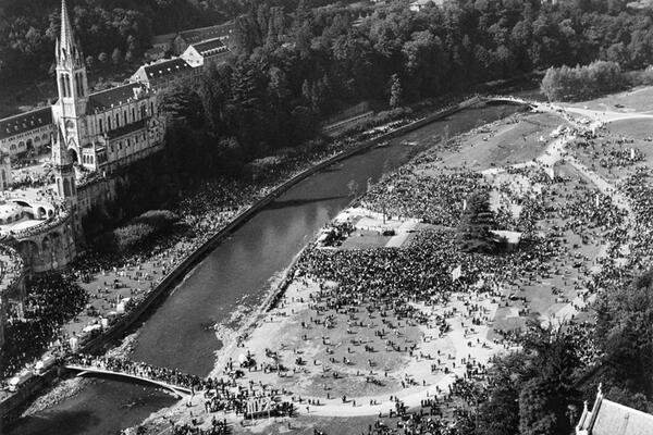 Pèlerinage des prisonniers de guerre à Lourdes en 1946 