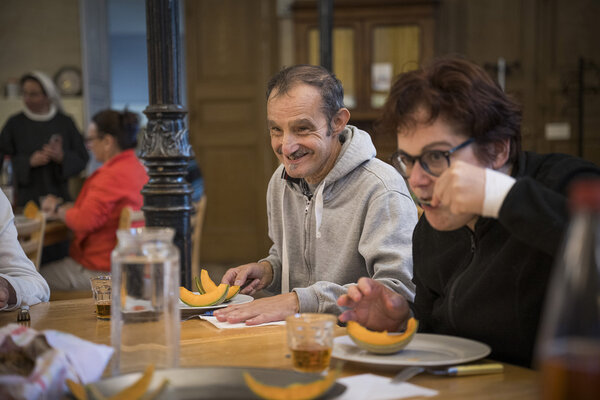 scène de repas