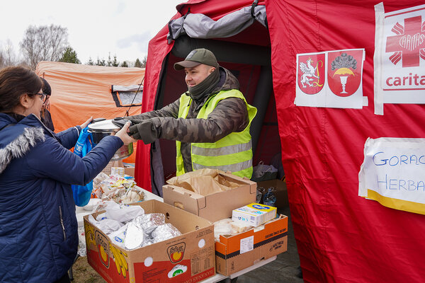 Distribution d'aide aux civils ukrainiens