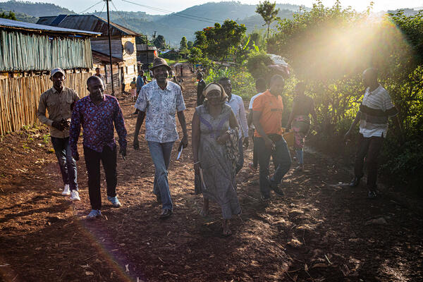 Soutenu par Tournons la page RDC, un comité des victimes s’est formé dans le village de Mbobero. « Nous prenons le risque d’accompagner ces habitants qui n’ont plus rien, et vivent dans la souffrance et la misère totale. Nous luttons pour que la