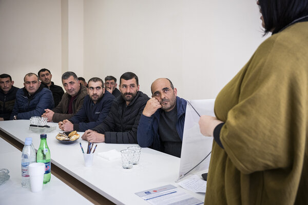 Tatevik sensibilise les travailleurs migrants 