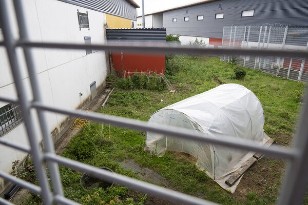 Le jardin du quartier de détention pour femmes de Réau