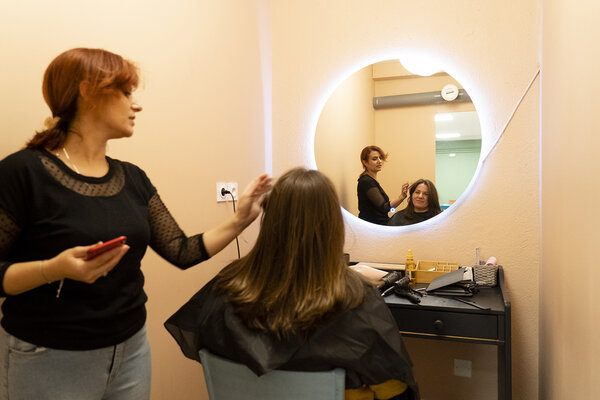 coiffure et bien-être pour les femmes en précarité à La Casèla 