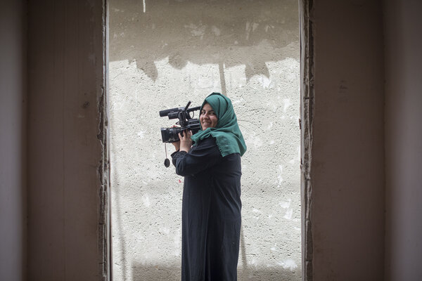 Bassima Zubeidat (photo précédente), 42 ans, et Nivine Zubeidat, 22 ans, ont monté une entreprise d’animation de mariages.