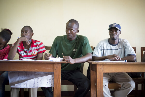 Dans chacun des huit arrondissements de Bangui, des comités de la paix se sont constitués afin de sensibiliser les populations au vivre ensemble et à la cohésion sociale.