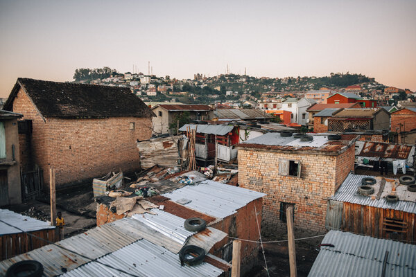 Andohatapenaka, un des quartiers les plus pauvres d’Antananarivo, où règnent insalubrité et insécurité.