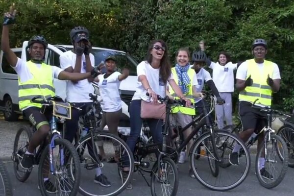 Young Caritas à vélo