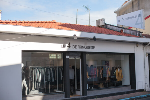 La boutique "Le 4 de Fringuette" est située à la Teste de Buch.