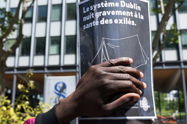 SEPTEMBRE&#13;
&#13;
Le Secours Catholique publie un rapport dénonçant les conséquences dramatiques du règlement «Dublin» pour les personnes exilées. Experte du sujet, du fait de son travail d'accompagnement des personnes migrantes au quotidien, l