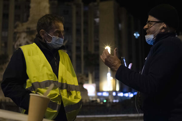 « Ceux qui vivent dehors sont humbles, reconnaissants, souriants », souligne Olivier. « C'est frappant, par rapport à tout ce qu'ils subissent. On voit aussi beaucoup d'entraide et de solidarité entre eux. »