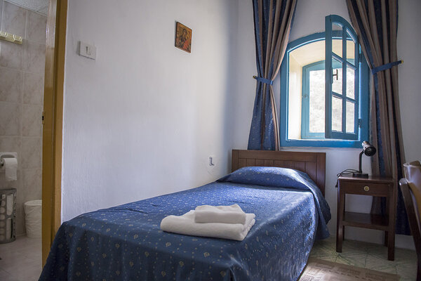 CHAMBRE BÂTIMENT PRINCIPAL 1/2