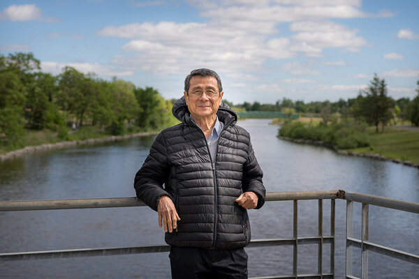 DÉCEMBRE&#13;
Journée des droits de l'homme&#13;
&#13;
Le 10 décembre marque la journée internationale des droits de l'homme. À 70 ans, Thun Saray a consacré sa vie à défendre les droits de l’homme et la démocratie dans son pays, le Cambodge. Fondateur de l’ONG