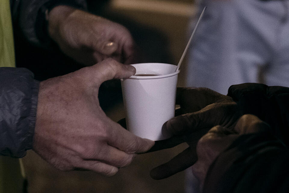 Sans-abri : À Marseille, le rendez-vous fraternel de l'accueil mobile