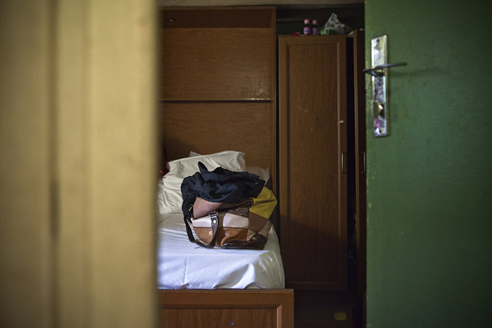 Une chambre d'hôtel social.