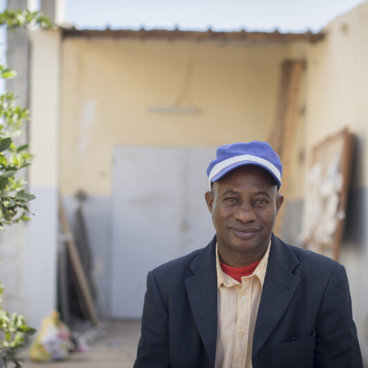 Le témoignage d'Adama, immigré ivoirien.